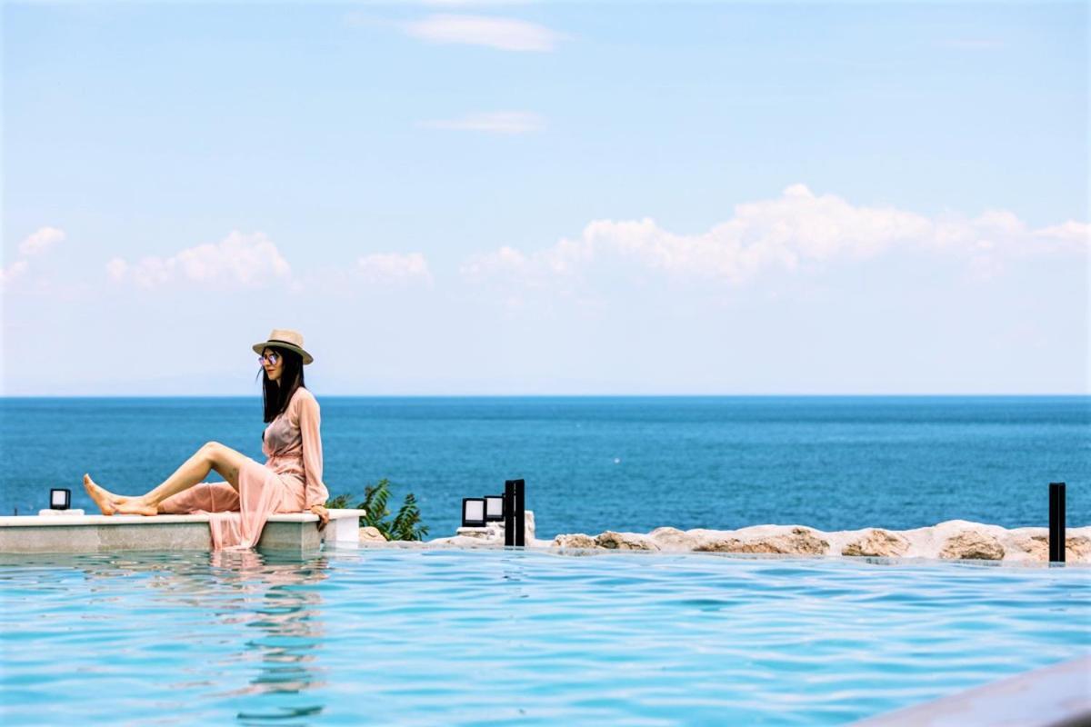 Akrotiri Olympus Luxury Suites - Adults Only Plaka Litochorou Exteriör bild